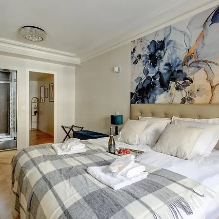 Bluestay 544 - Superb In * Paris